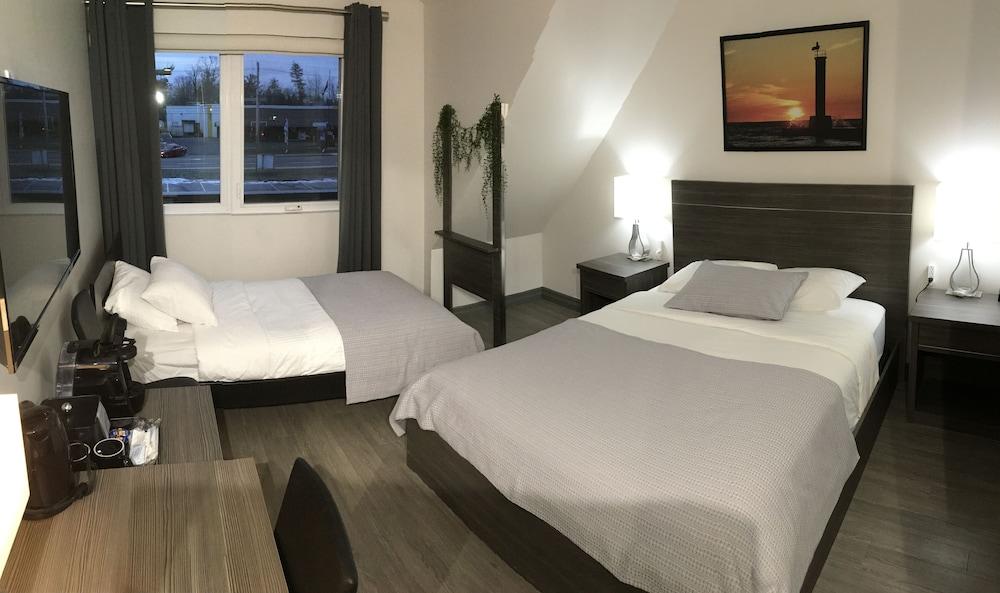 Amber Hotel