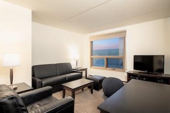Fort Garry Place Furnished Suites