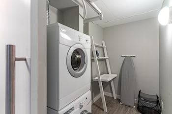 Fort Garry Place Furnished Suites