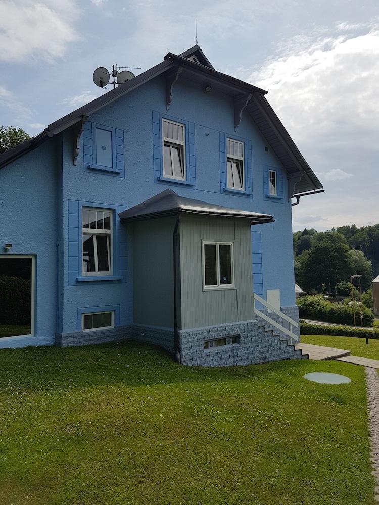 Blue Pension Villa