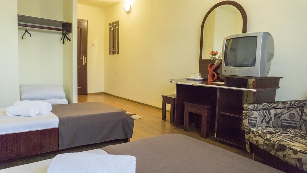 Hotel Dacor