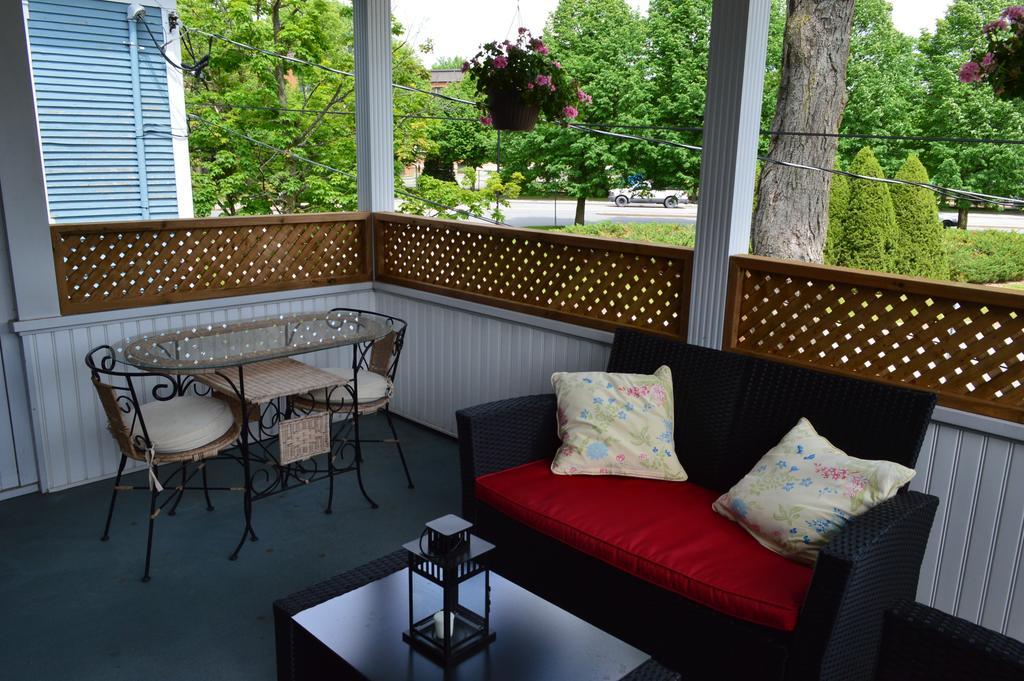 Bed And Breakfast La Maison Collins Eco Gite