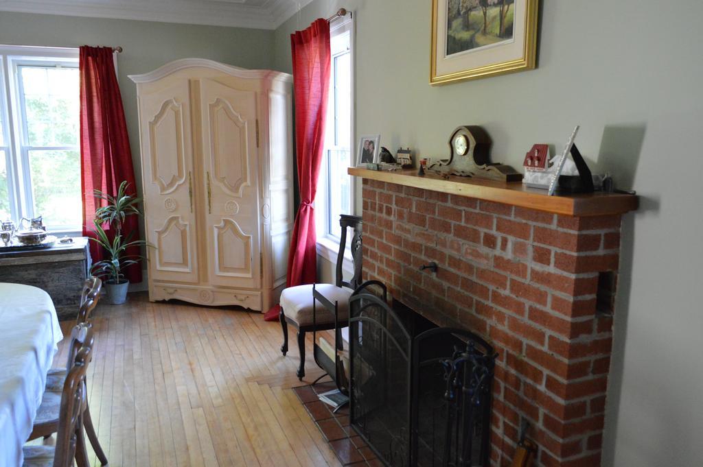 Bed And Breakfast La Maison Collins Eco Gite