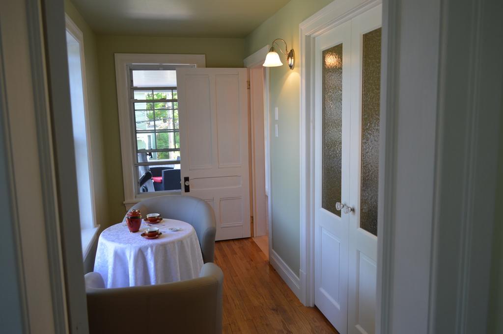Bed And Breakfast La Maison Collins Eco Gite