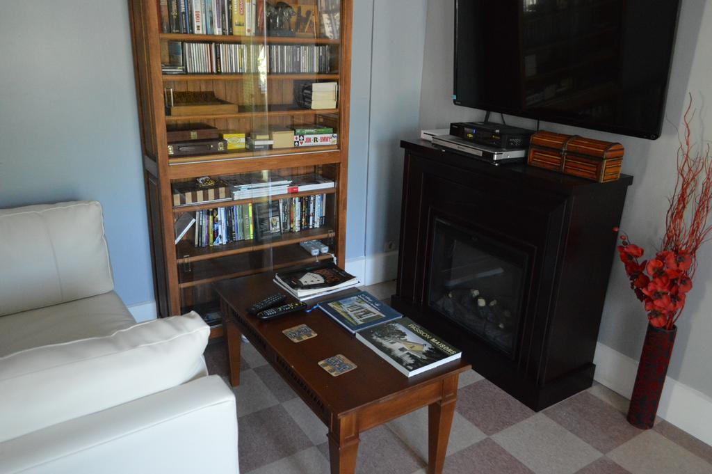 Bed And Breakfast La Maison Collins Eco Gite