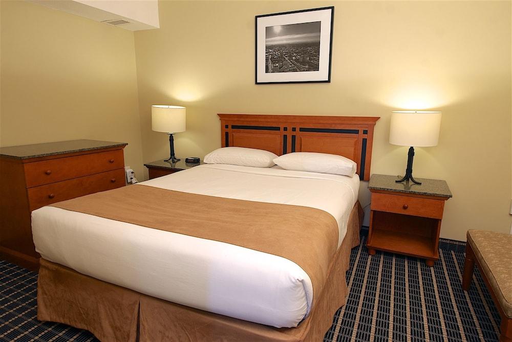Medicine Hat Inn & Suites