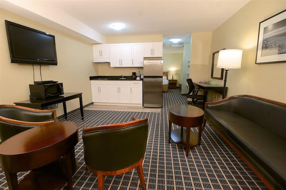 Medicine Hat Inn & Suites