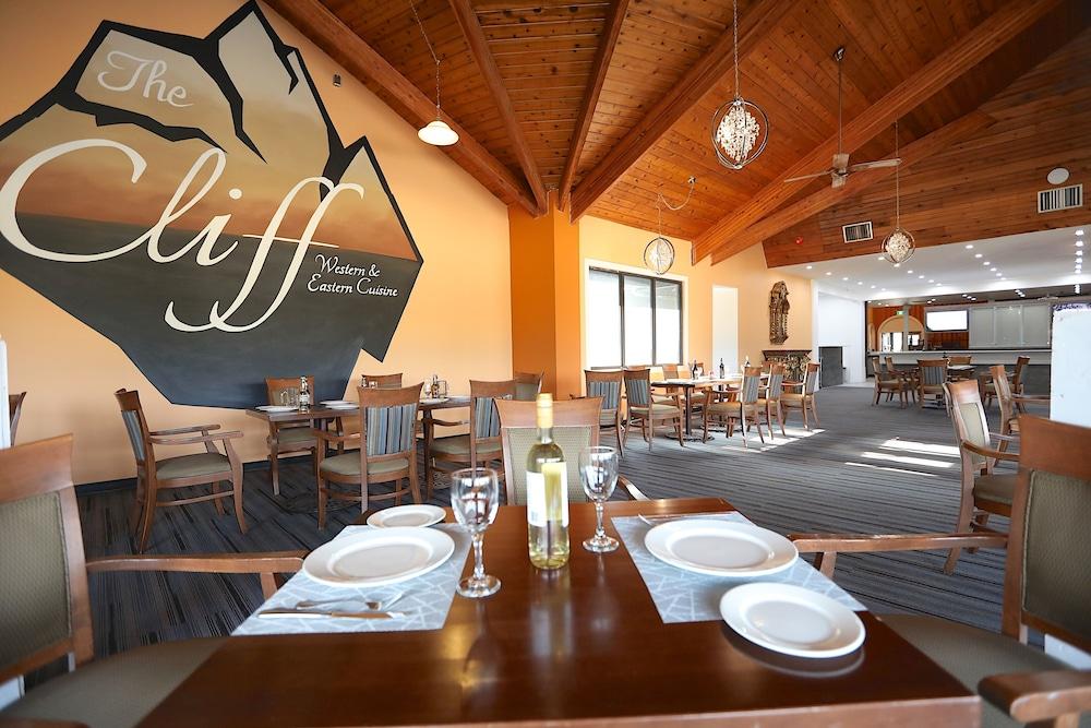 Medicine Hat Inn & Suites