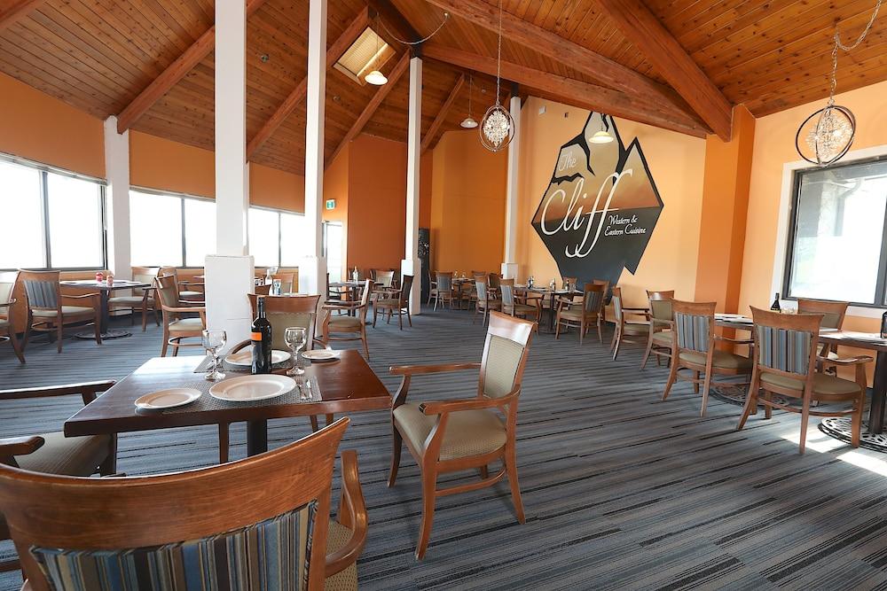 Medicine Hat Inn & Suites