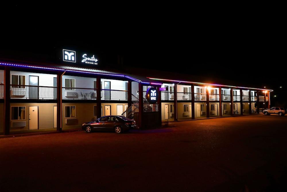 Medicine Hat Inn & Suites