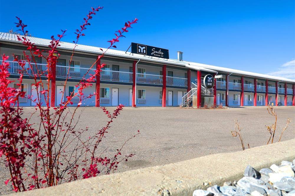 Medicine Hat Inn & Suites