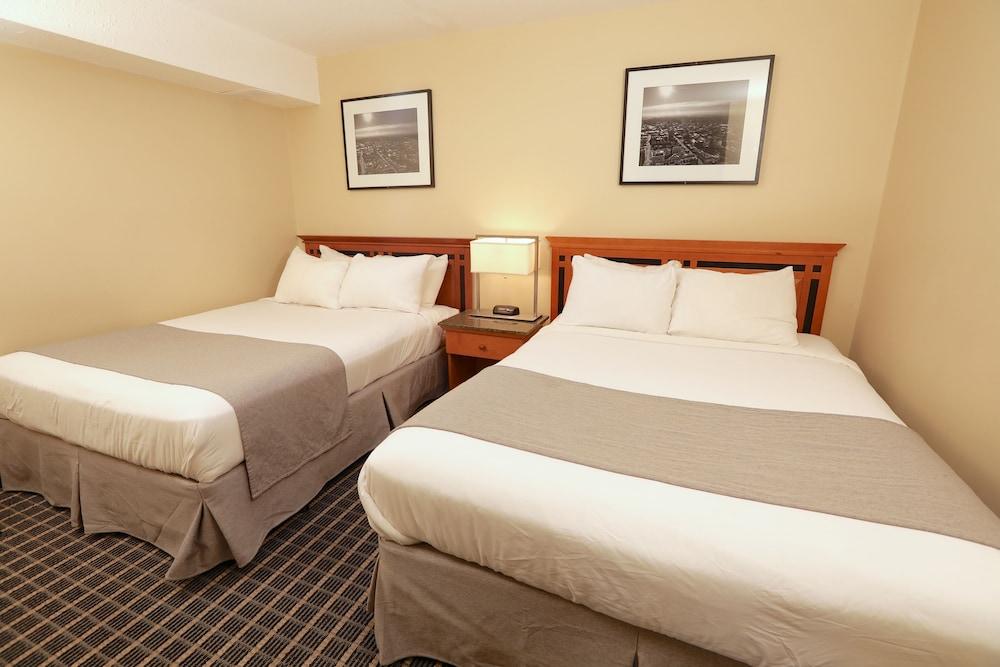 Medicine Hat Inn & Suites