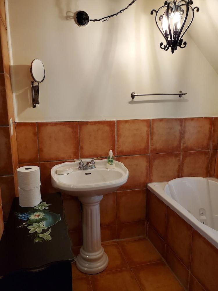 Rothesay Motel