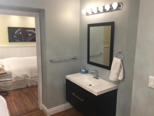 Grey Rose Suites