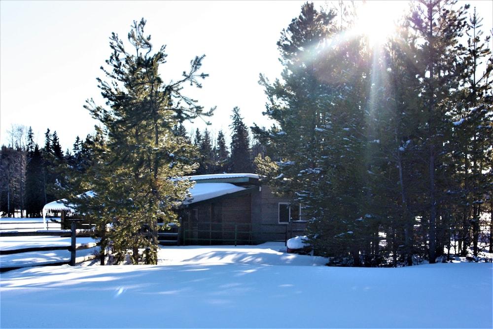 Woodhouse Cottages And Ranch