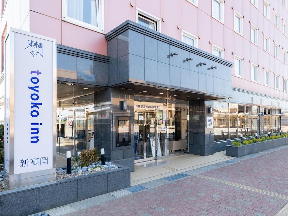 Toyoko Inn Shin-Takaoka-Eki Shinkansen Minami-Guchi