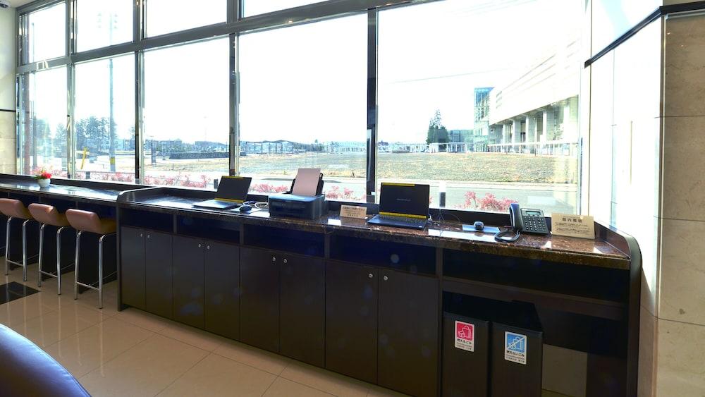 Toyoko Inn Shin-Takaoka-Eki Shinkansen Minami-Guchi