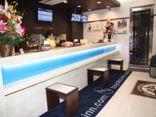 Toyoko Inn Shin-Takaoka-Eki Shinkansen Minami-Guchi