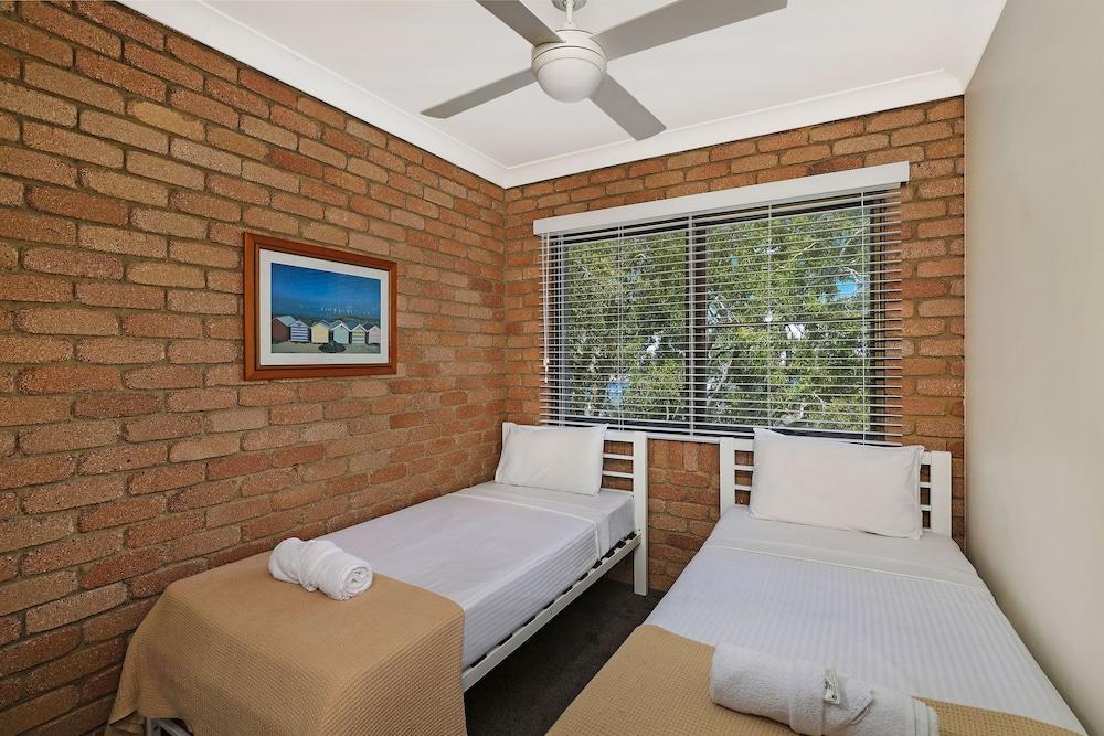 Illawong Apartments