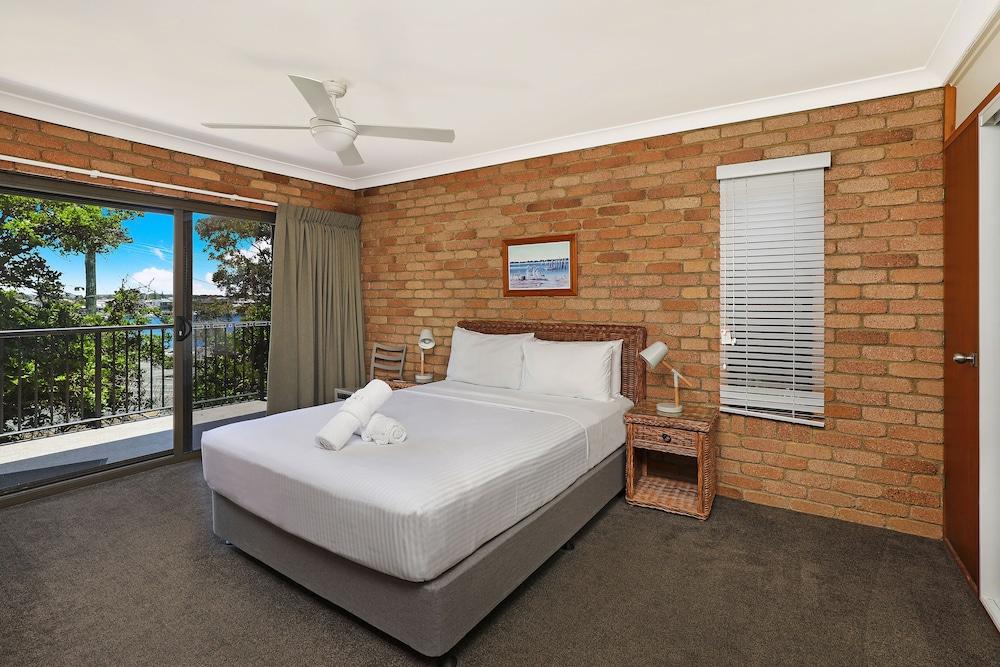 Illawong Apartments
