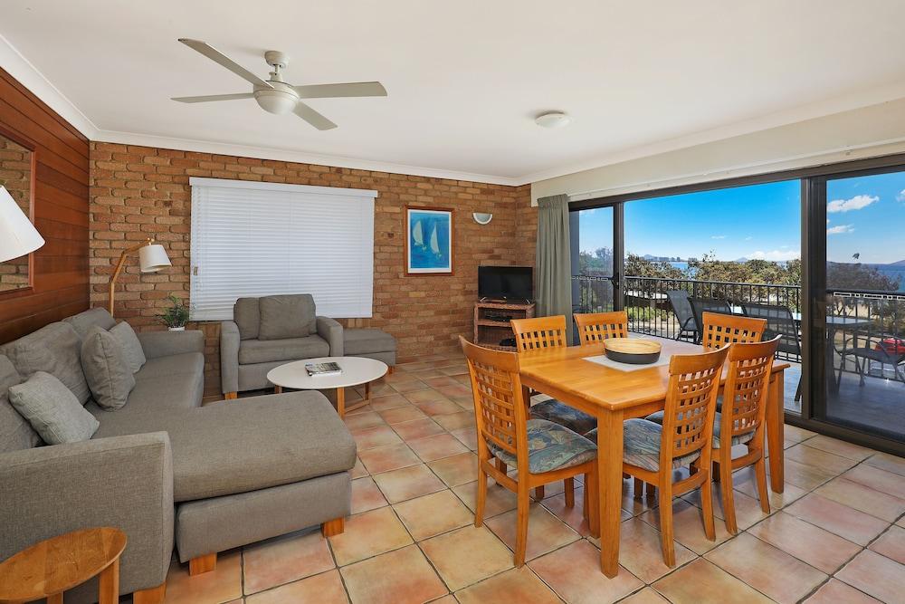 Illawong Apartments