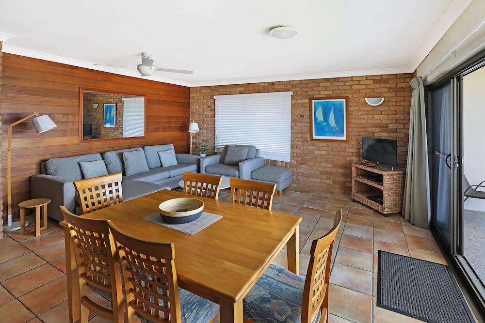 Illawong Apartments