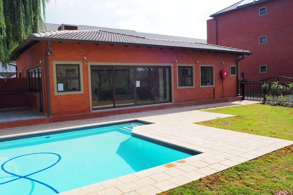 African Eagle Apartments