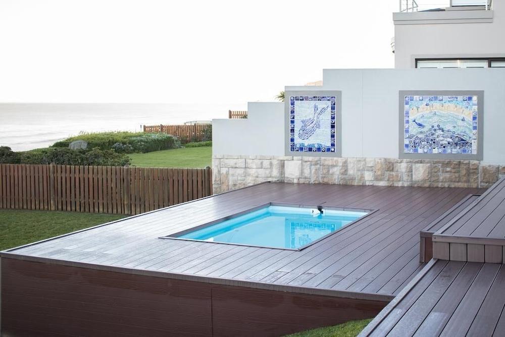 Ichtus Seafront B&B