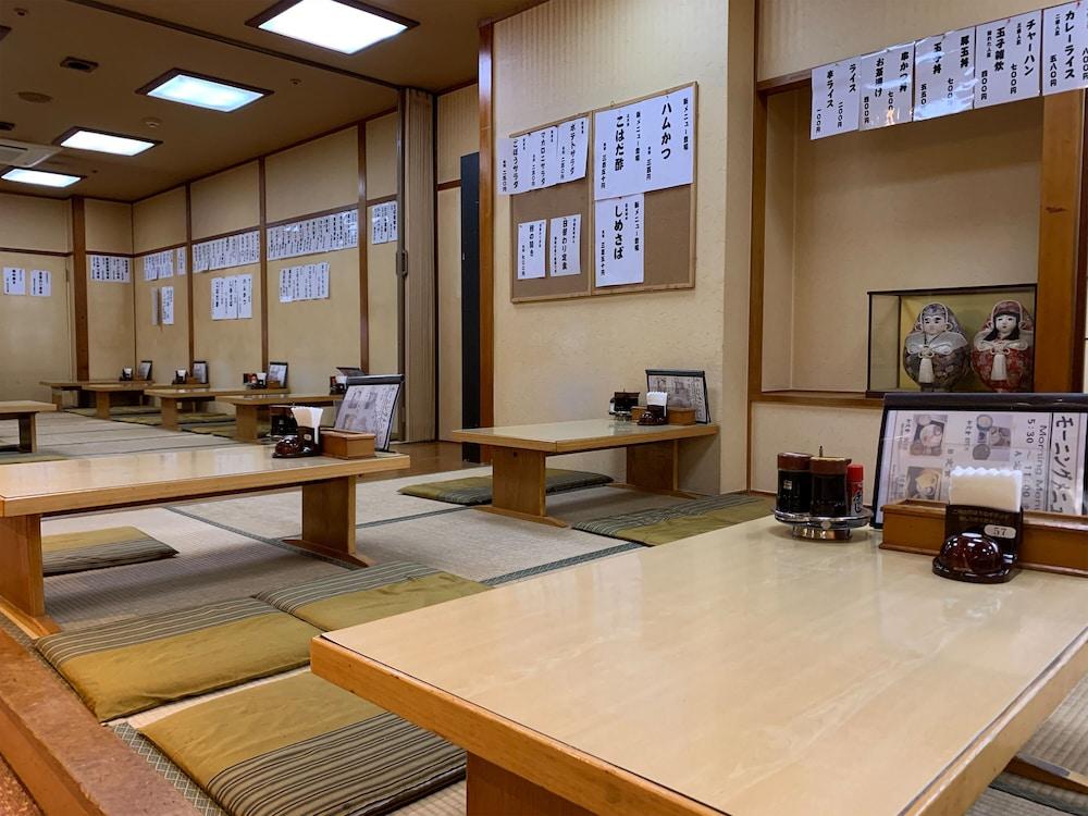 Funabashi Grand Sauna and Capsule Hotel