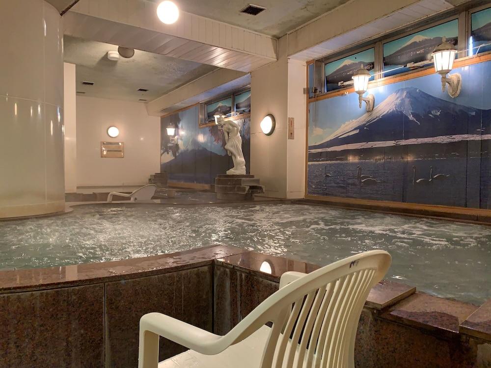 Funabashi Grand Sauna and Capsule Hotel