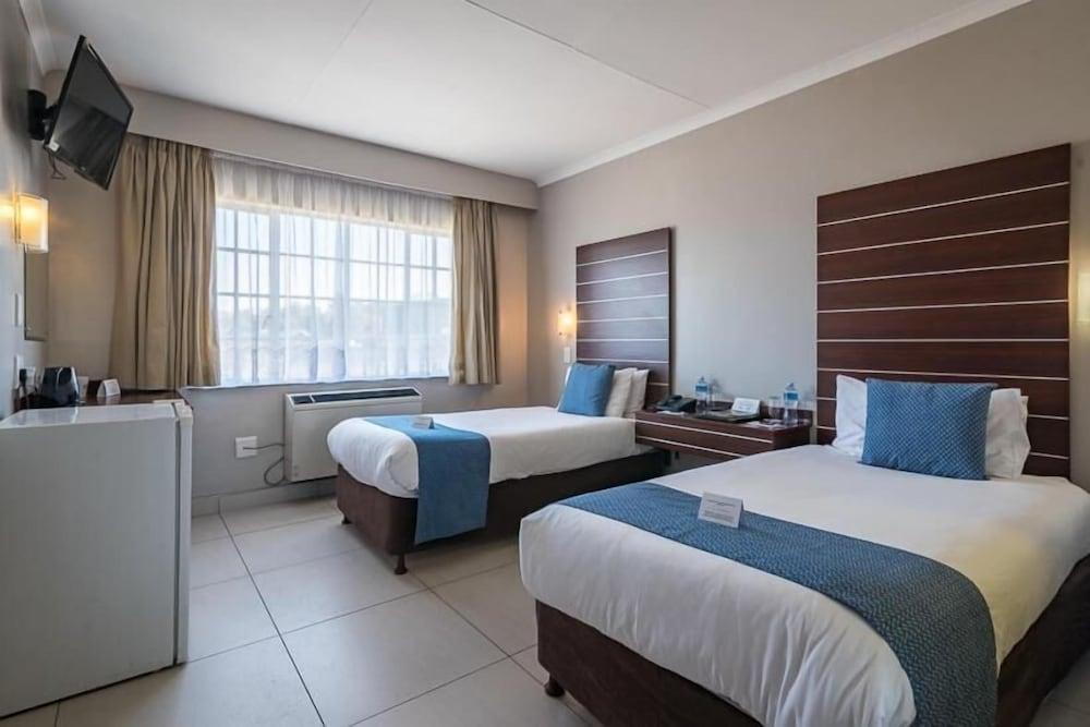 Hotel Savoy and Conference Centre