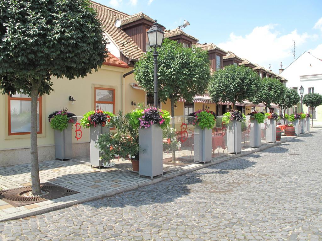 Riviera Rooms Vendégszobák