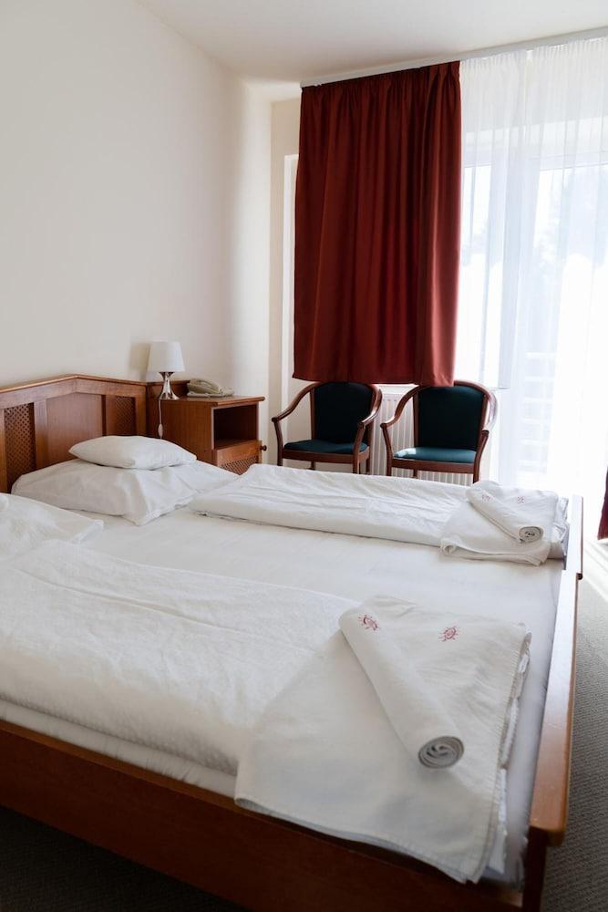 Well Hotel