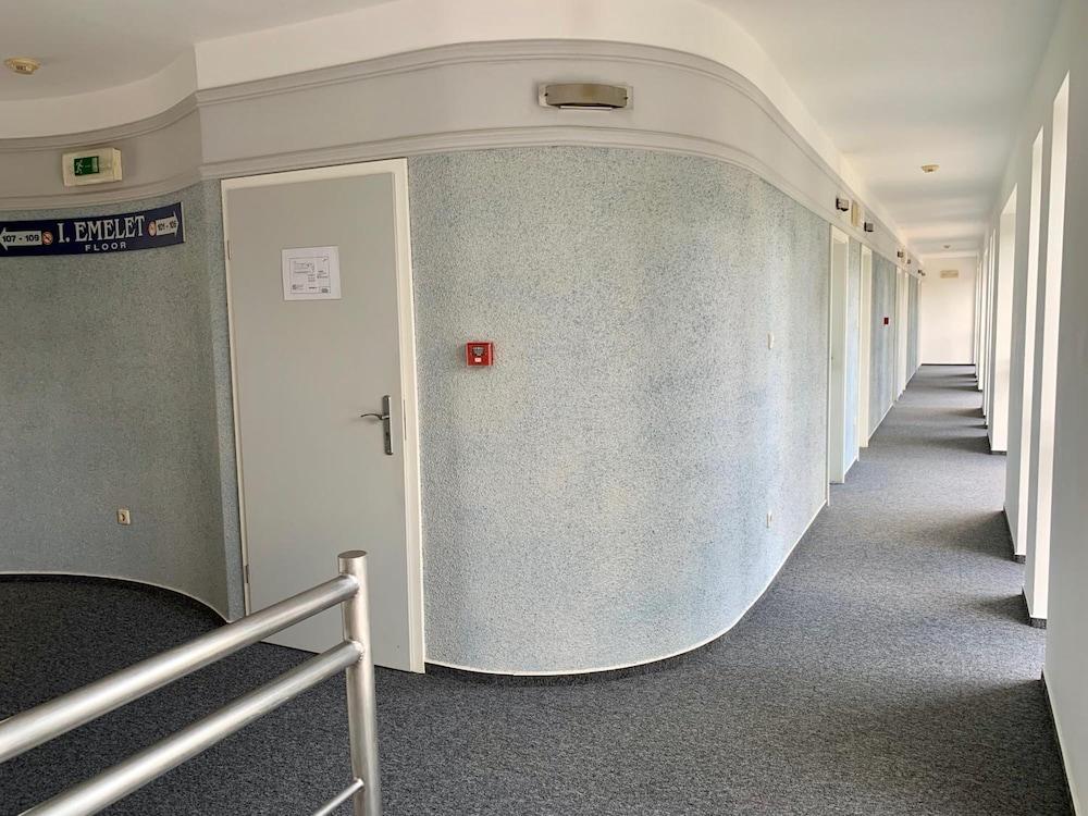 Well Hotel