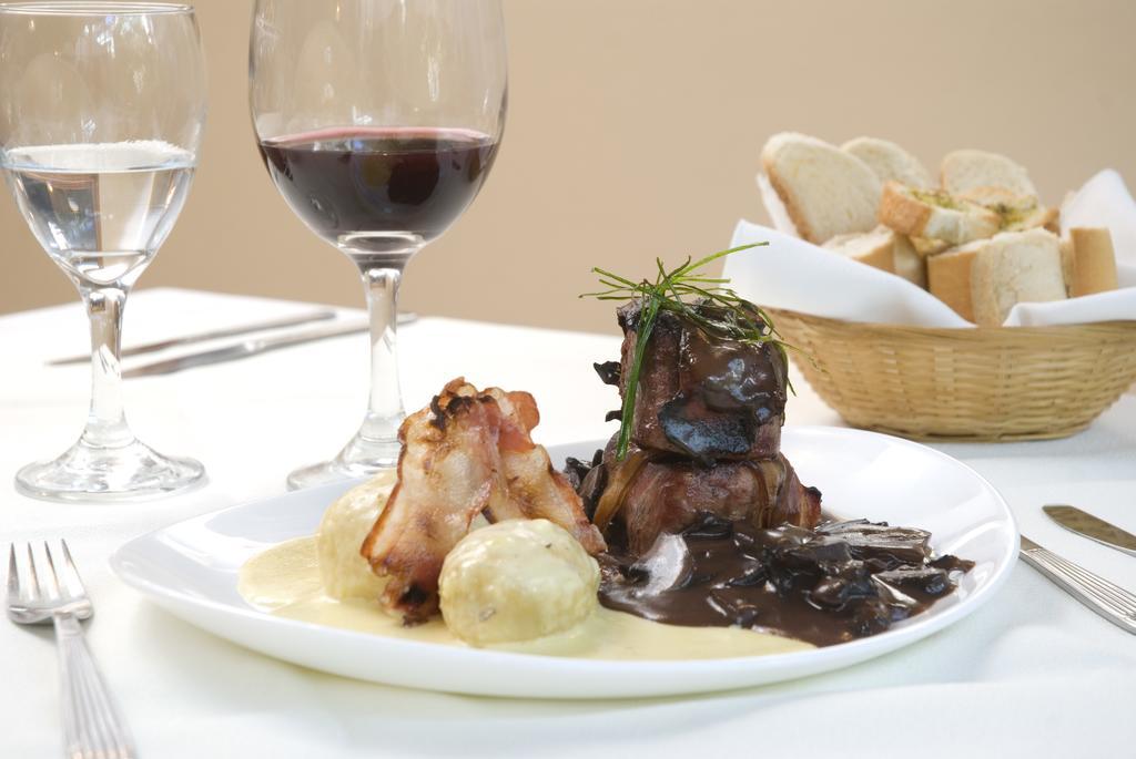 Plaza Suites Campana