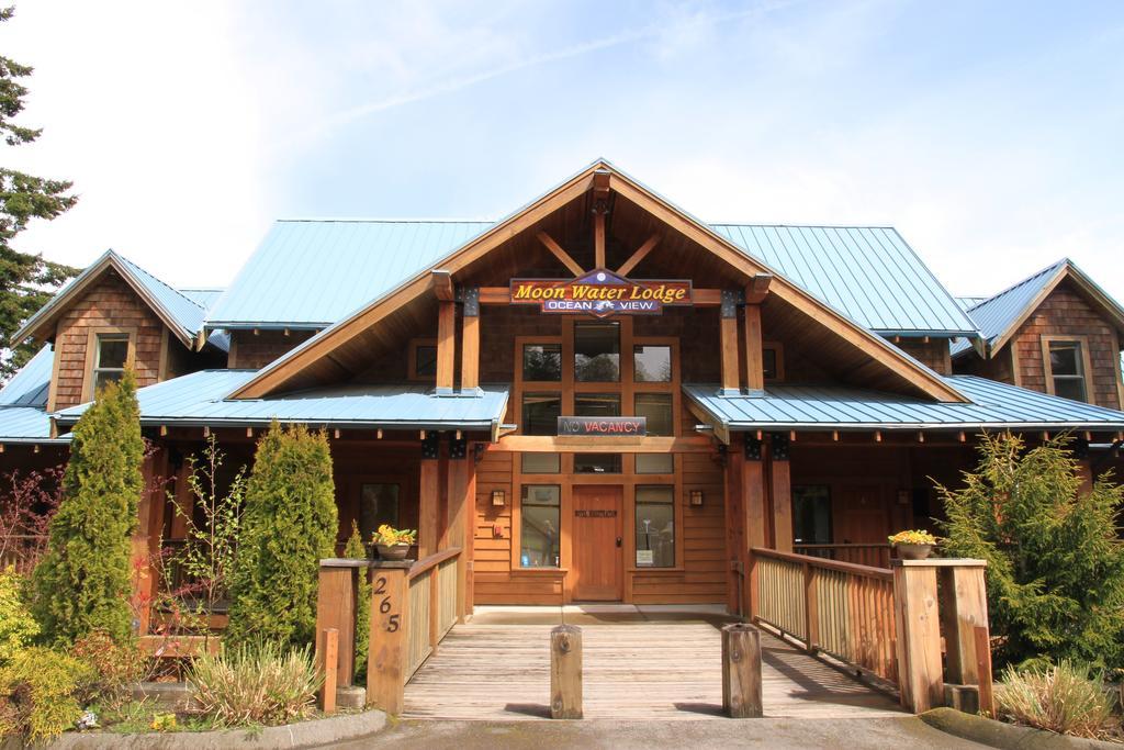 Moon Water Lodge