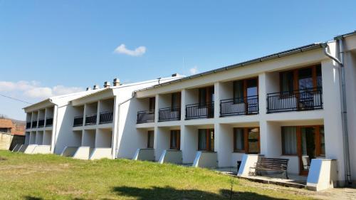 Tundérkert Hotel