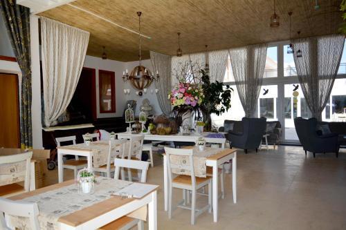 Tundérkert Hotel