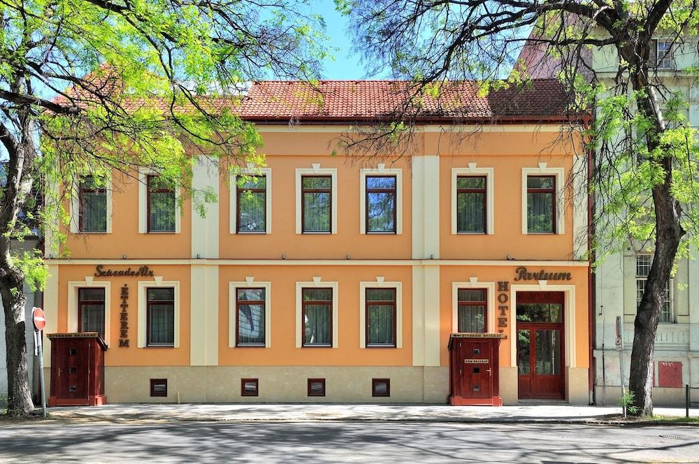 Partium Hotel