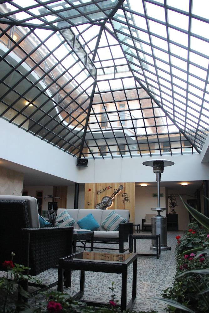Palace SCLC Hotel & Brewery