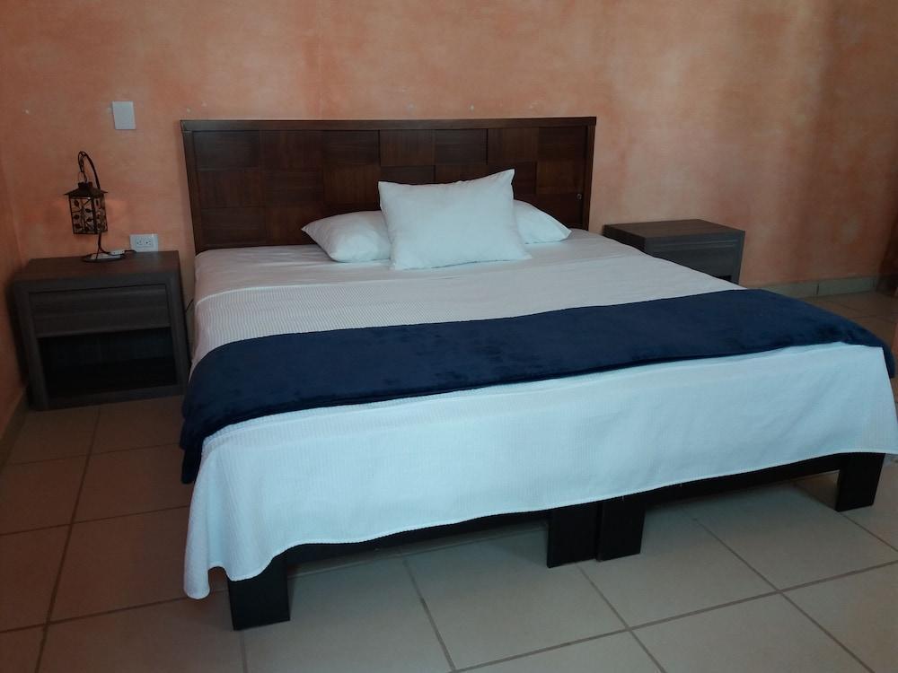Hotel Dos Lobos
