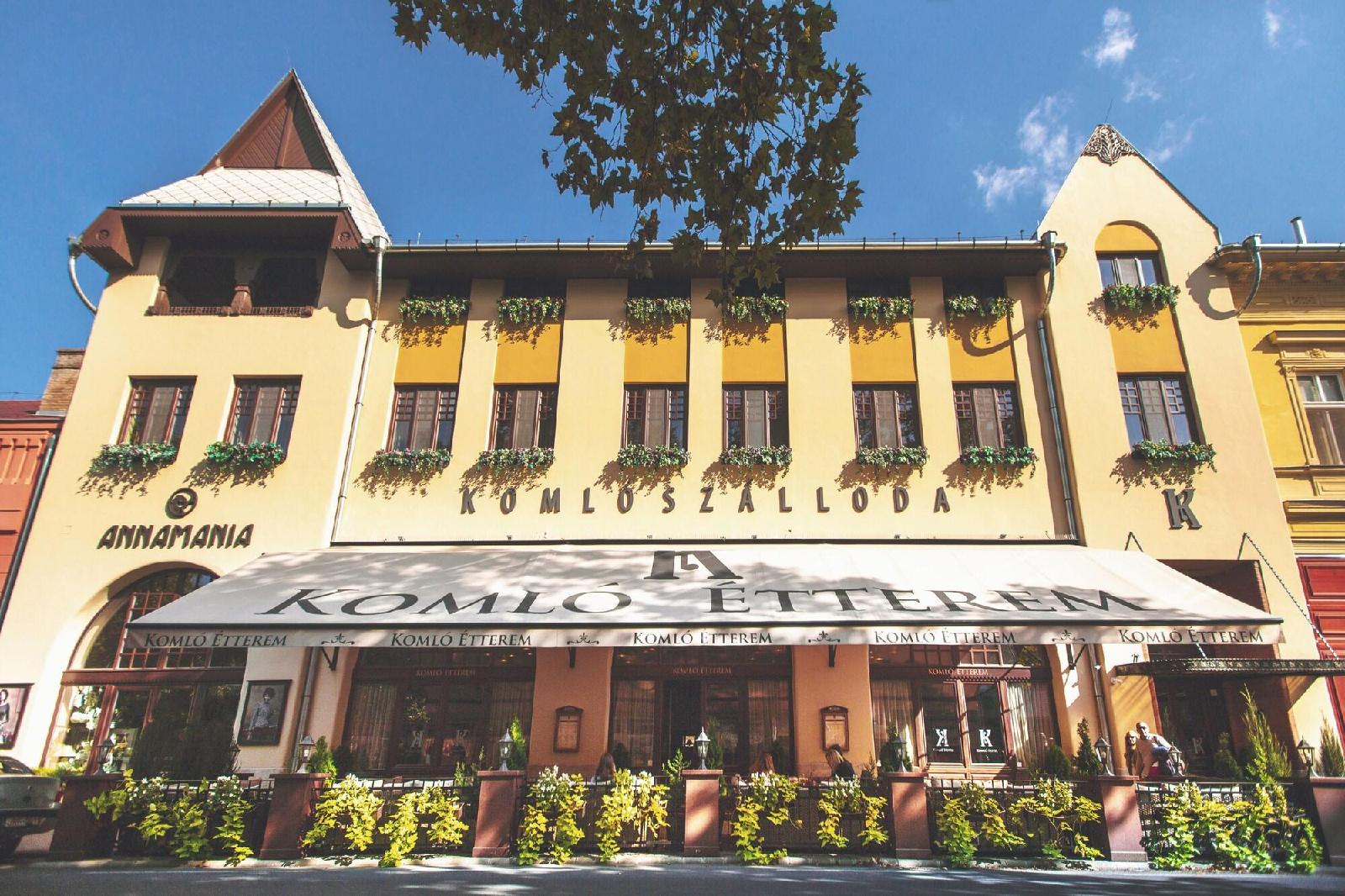 Komlo Hotel
