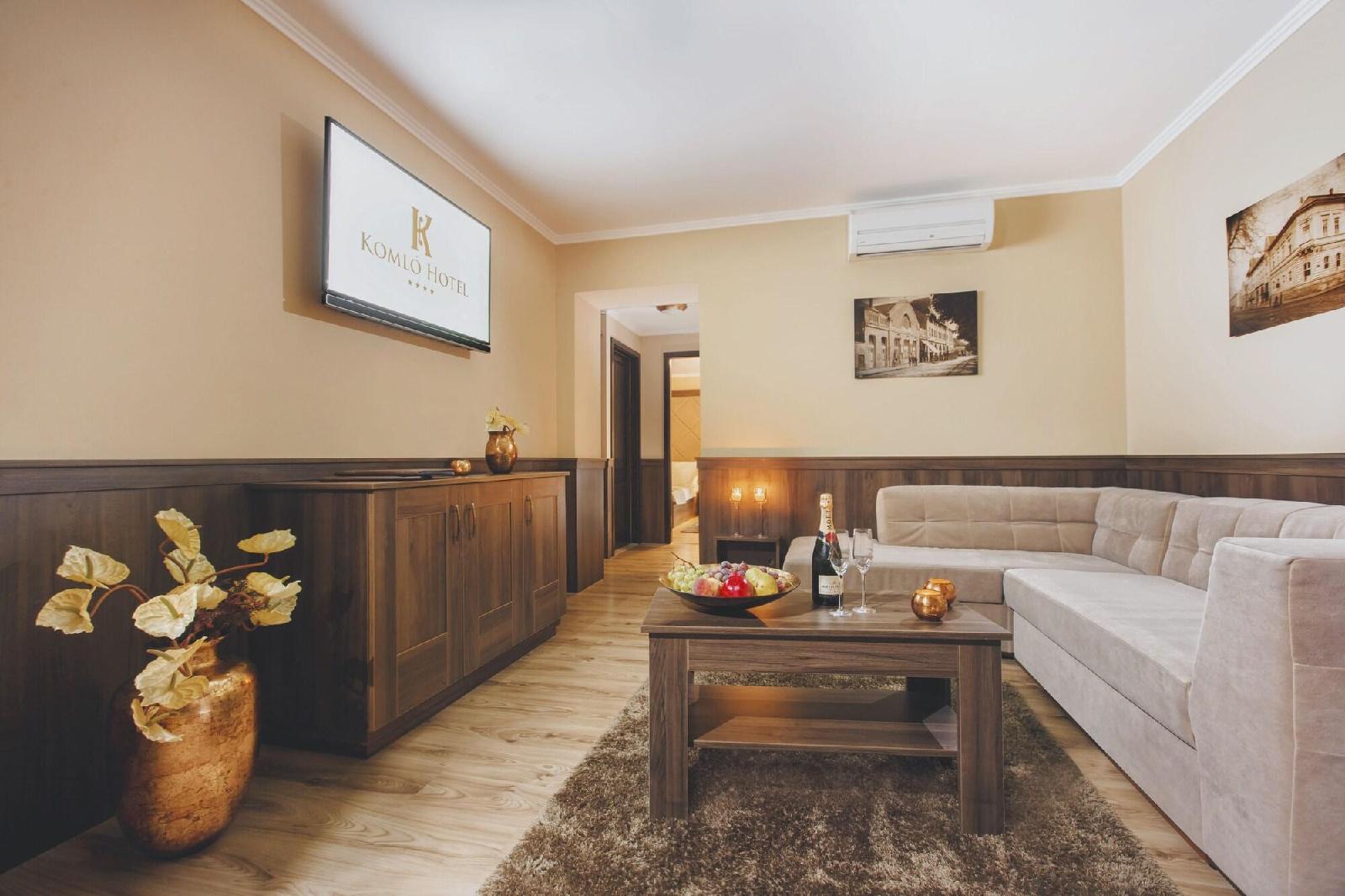 Komlo Hotel