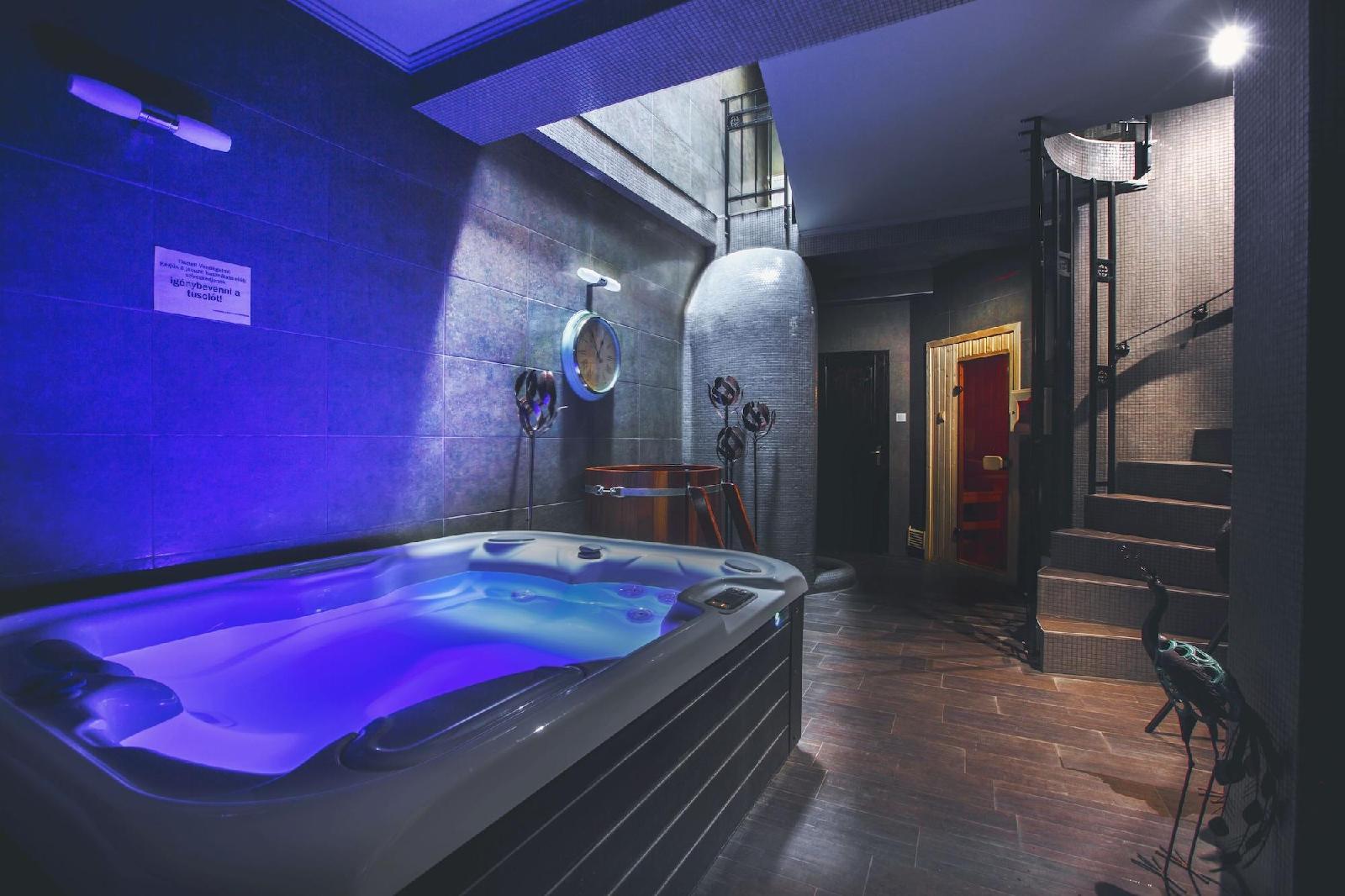 Komlo Hotel