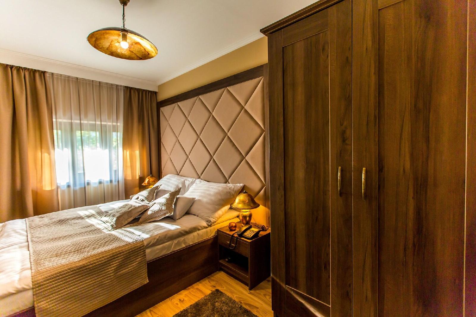 Komlo Hotel