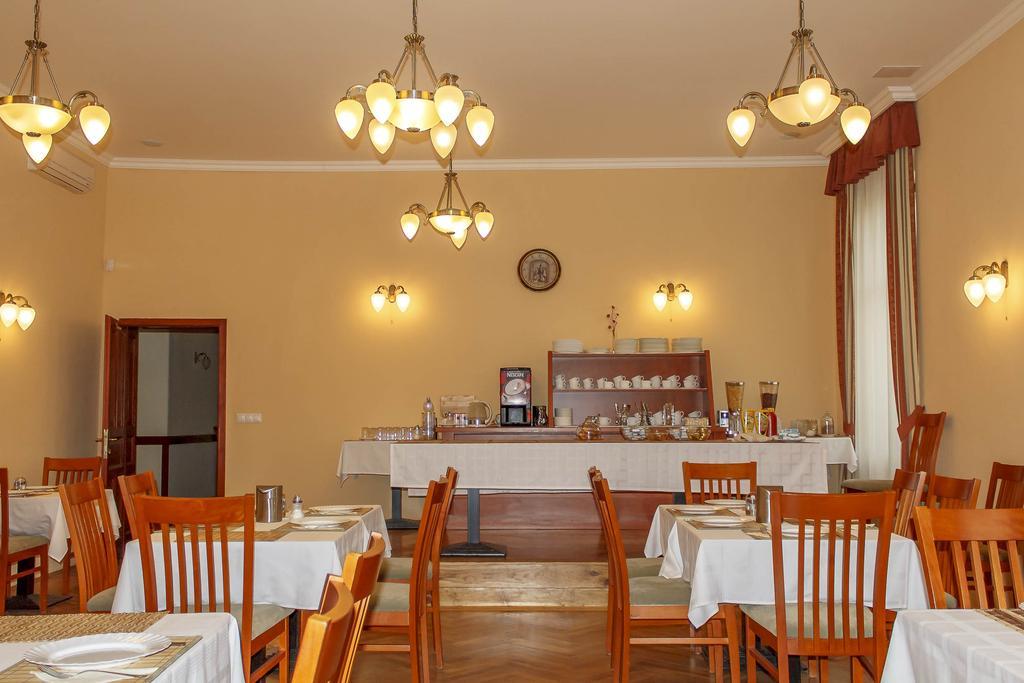 Pannon Hotel