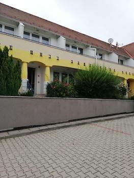 Triász Aparthotel