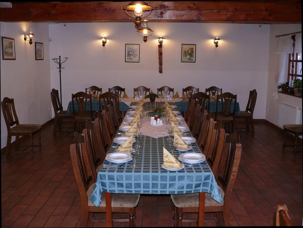Kadarta Vendeglo Panzio