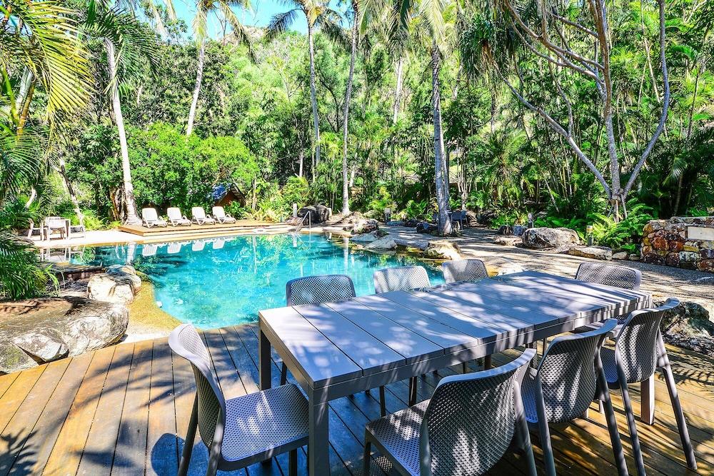 Beach Lodges