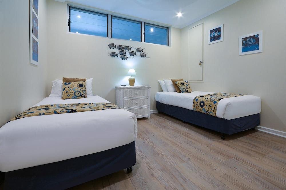 Beach Lodges